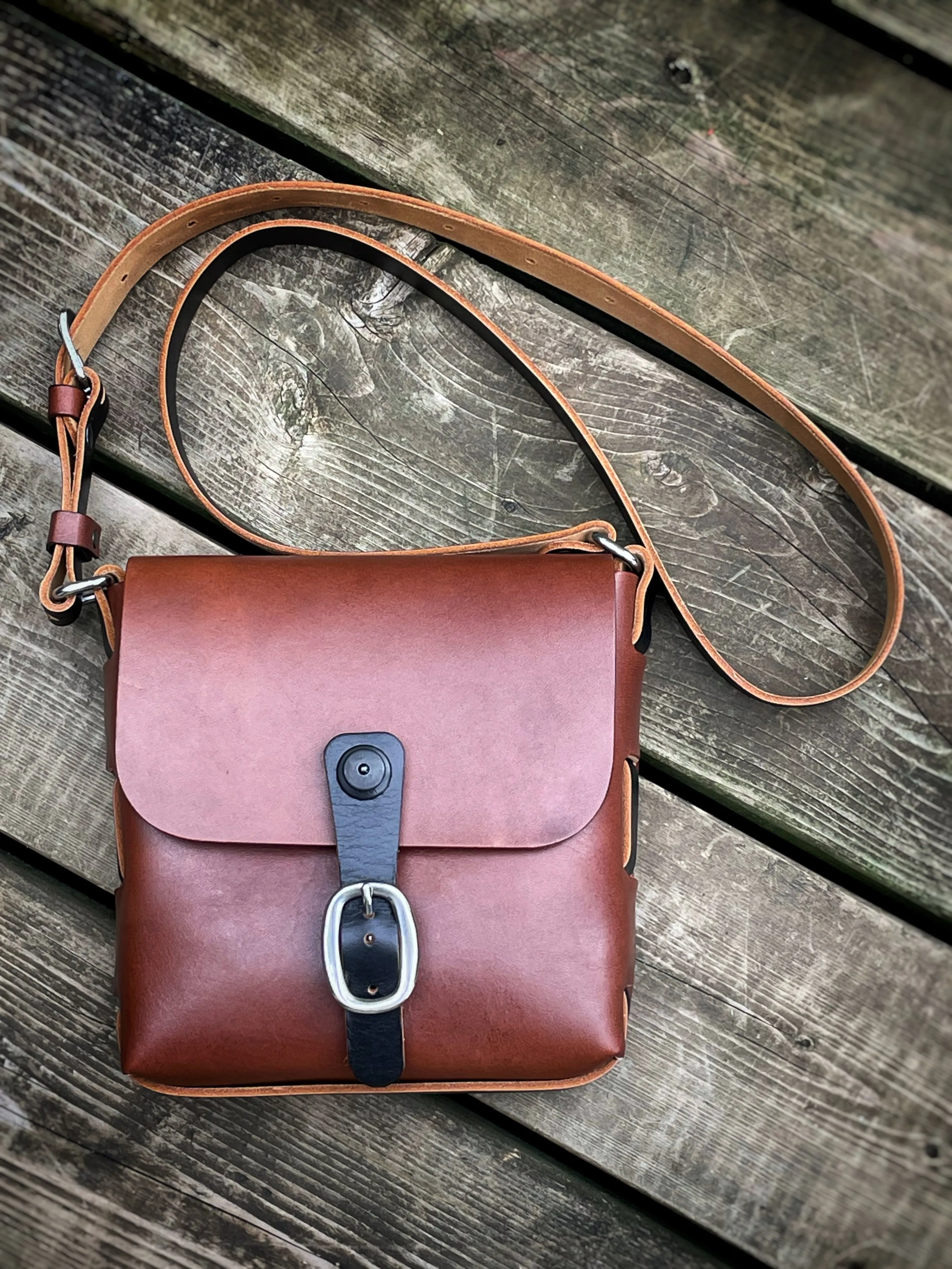 CASO Medio dark brown shoulder bag vegetable tanned