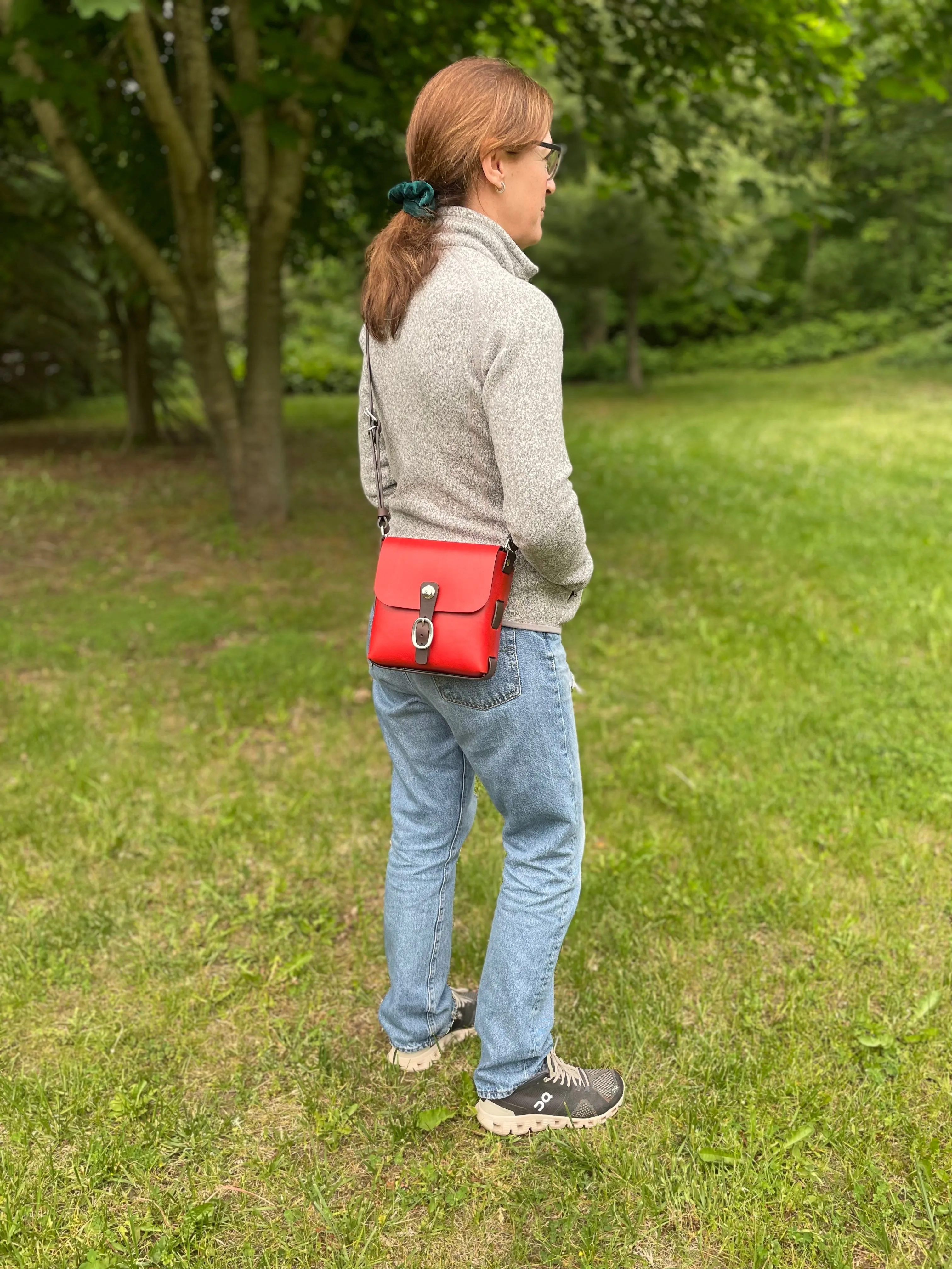 CASO Medio dark brown shoulder bag vegetable tanned