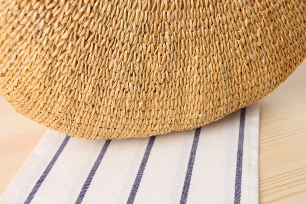 Handbags for women hand-carried straw bag handmade yellow grass woven women's bag colorful tassel wool ball beach bag