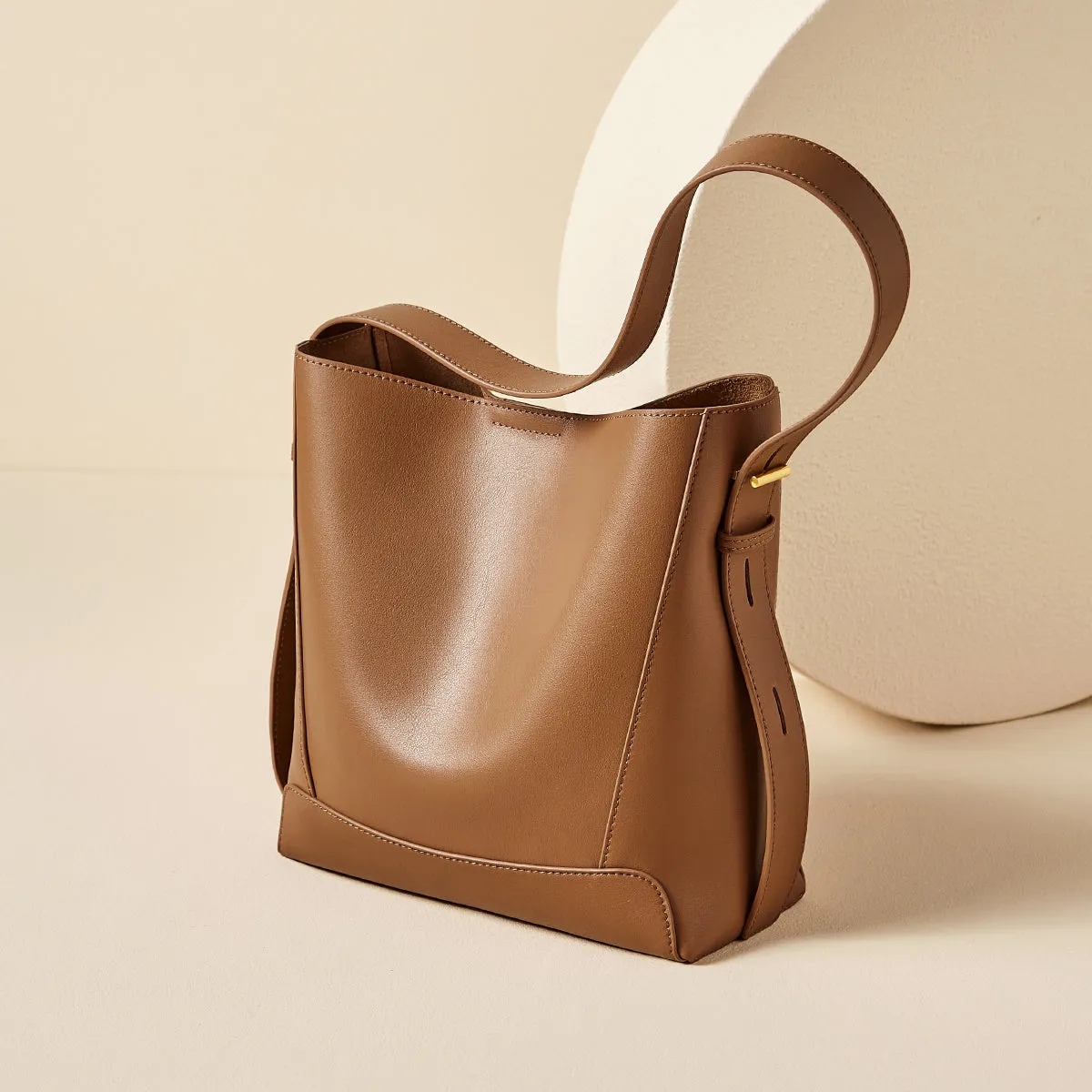 Minimalistic All-Purpose Leather Tote Bag