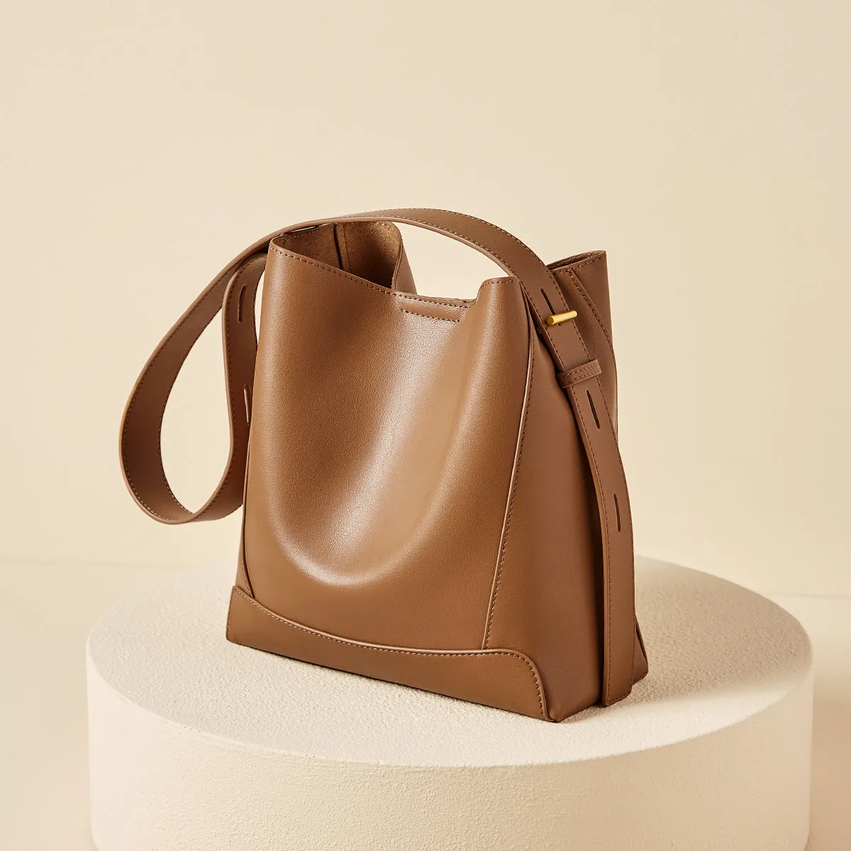 Minimalistic All-Purpose Leather Tote Bag