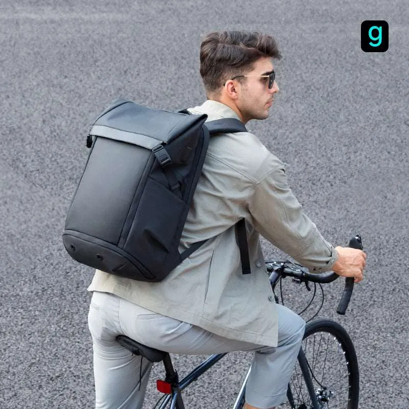 Urban Travel:  Multifunctional backpack